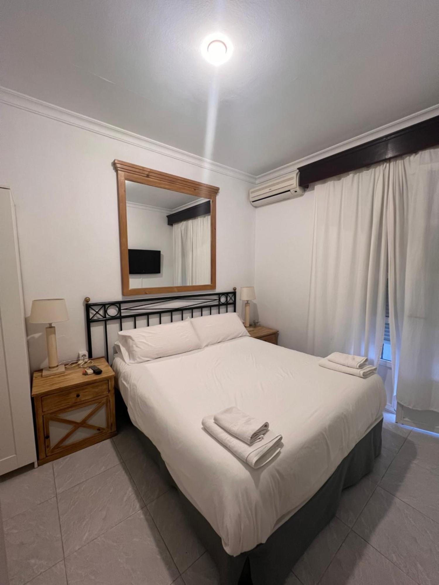 Hostal Playa Hidalgo Рота Экстерьер фото