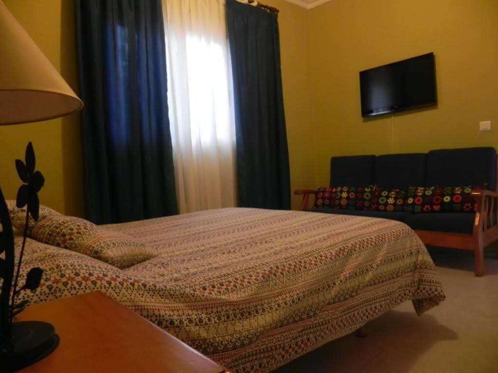 Hostal Playa Hidalgo Рота Экстерьер фото